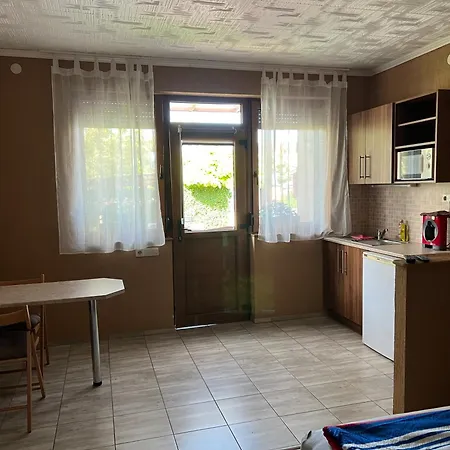 Apartman Aqua Apartmanhaz