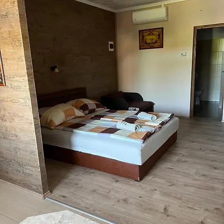 Apartman Aqua Apartmanhaz Siófok